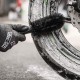 Cepillo de limpieza para rueda MUC-OFF motos Ducati.